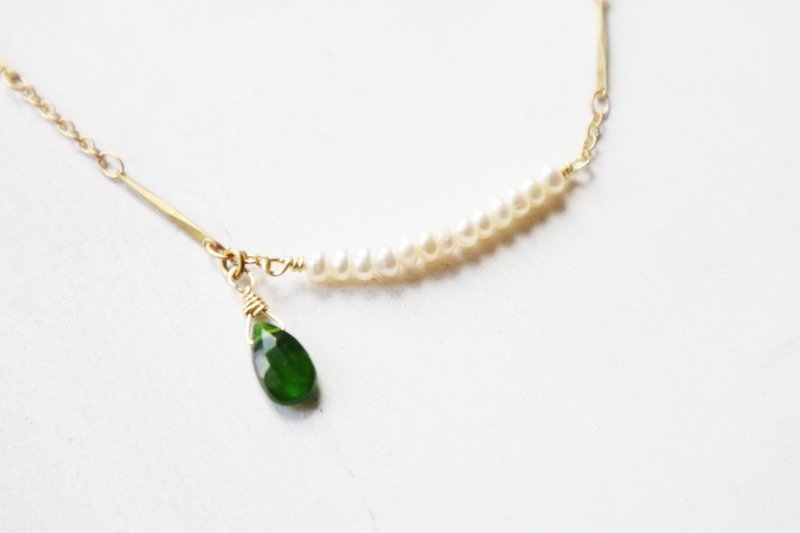 5月诞生石- HEAL / 透辉石Diopside＋珍珠微笑系列手链（可客订手围） - 手链/手环 - 宝石 绿色