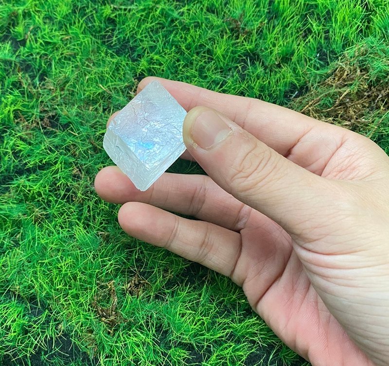 天然冰透彩红可爱小方糖造型白方解石原矿 能量 疗愈 加强能量 - 摆饰 - 水晶 多色