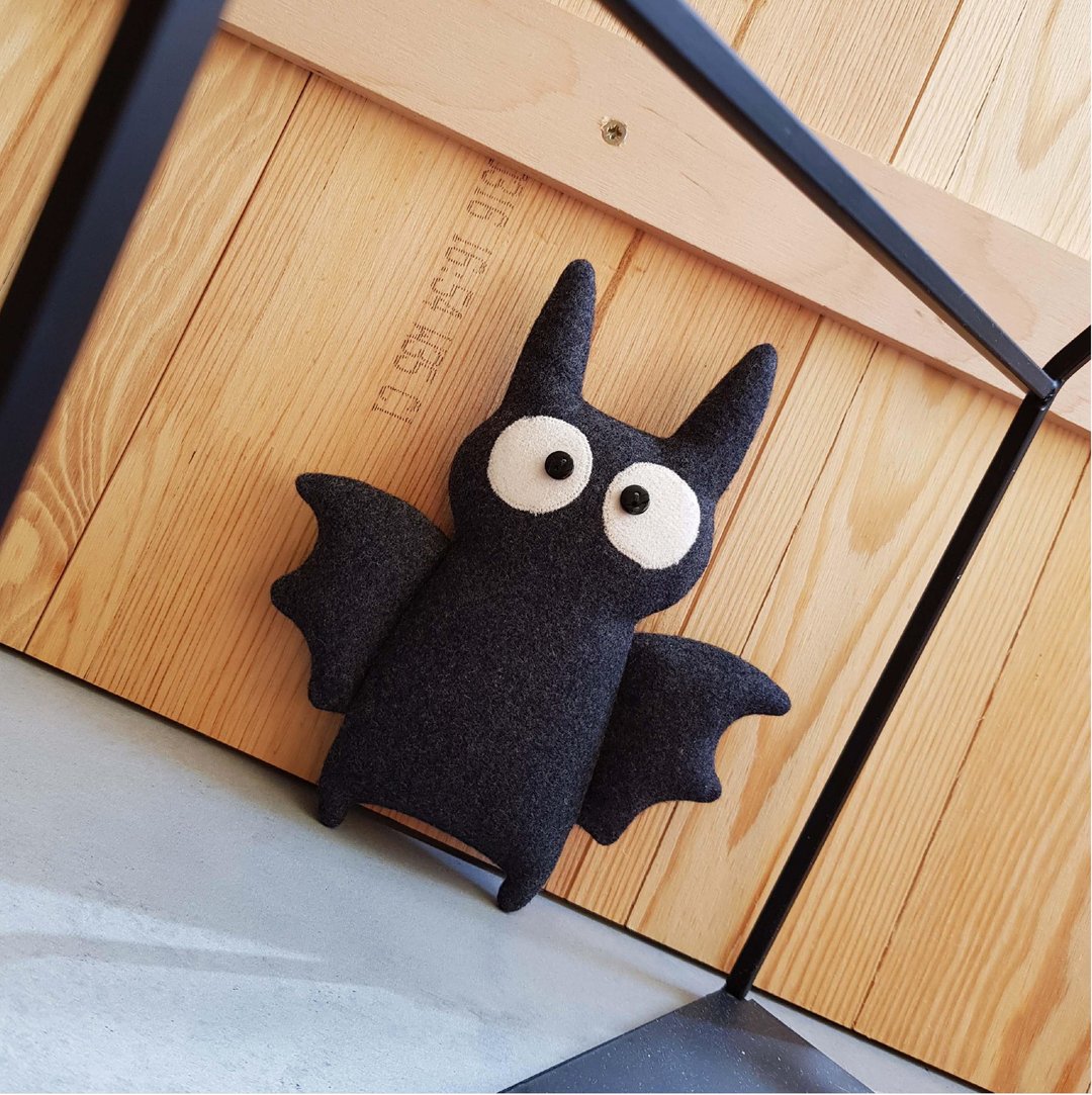Bat sewing pattern PDF rag doll tutorial in English Halloween decor PDF - 手工艺教程/工具书 - 其他材质 