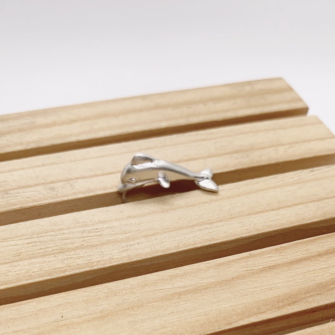 【925纯银手作耳环】小海豚・恋海 - 耳环/耳夹 - 纯银 