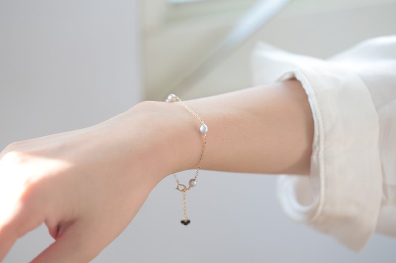 灰色珍珠手链│14KGF  链尾搭配黑色尖晶石 - 手链/手环 - 半宝石 灰色