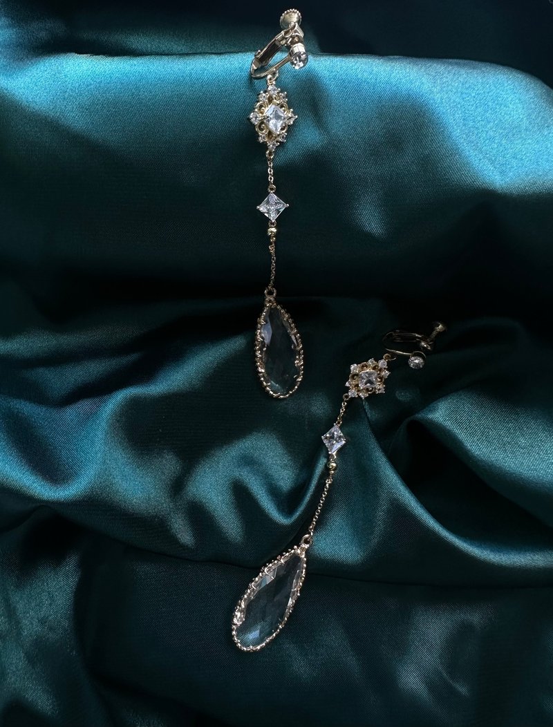 Regina - 锆石透白水晶吊坠耳环 - 耳环/耳夹 - 铜/黄铜 金色