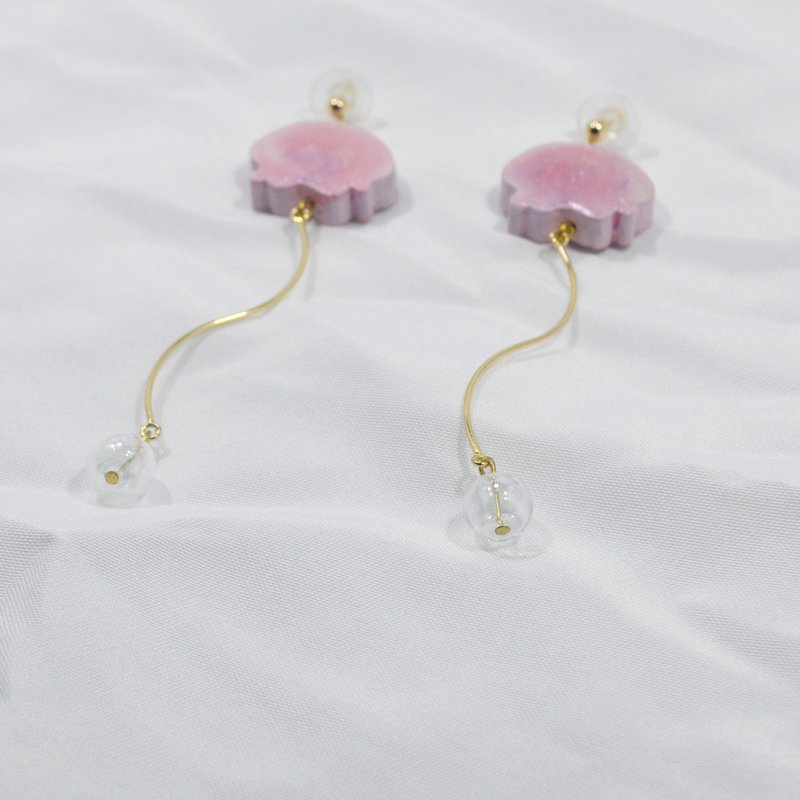 我是一只鱼 粉紫色超长款清凉水母造型耳环 jellyfish 手绘木制 - 耳环/耳夹 - 木头 粉红色