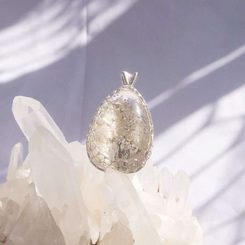 白幽灵吊坠 银线包边 全透体白幽灵 金属编织吊坠 镂空编织 - 项链 - 水晶 白色