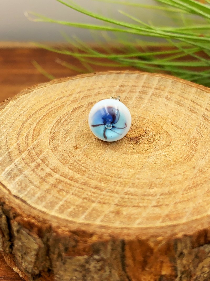 Asumaglass 单颗琉璃珠纯银耳环 - 耳环/耳夹 - 琉璃 蓝色