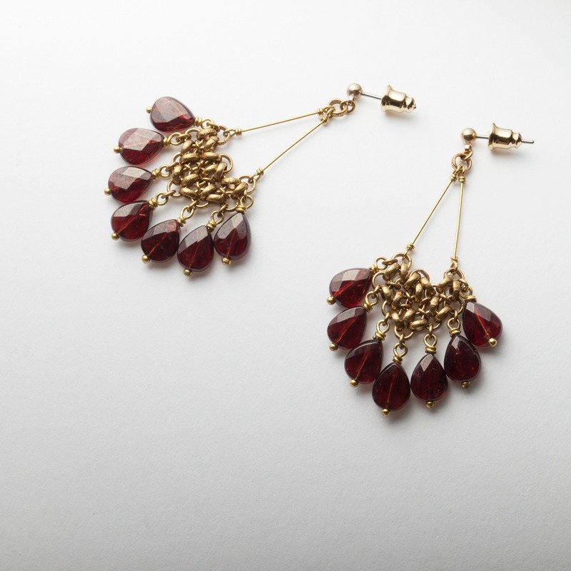 〔新品上市〕舞后的美好(Flamenco)/垂吊式耳环 - 耳环/耳夹 - 其他金属 红色