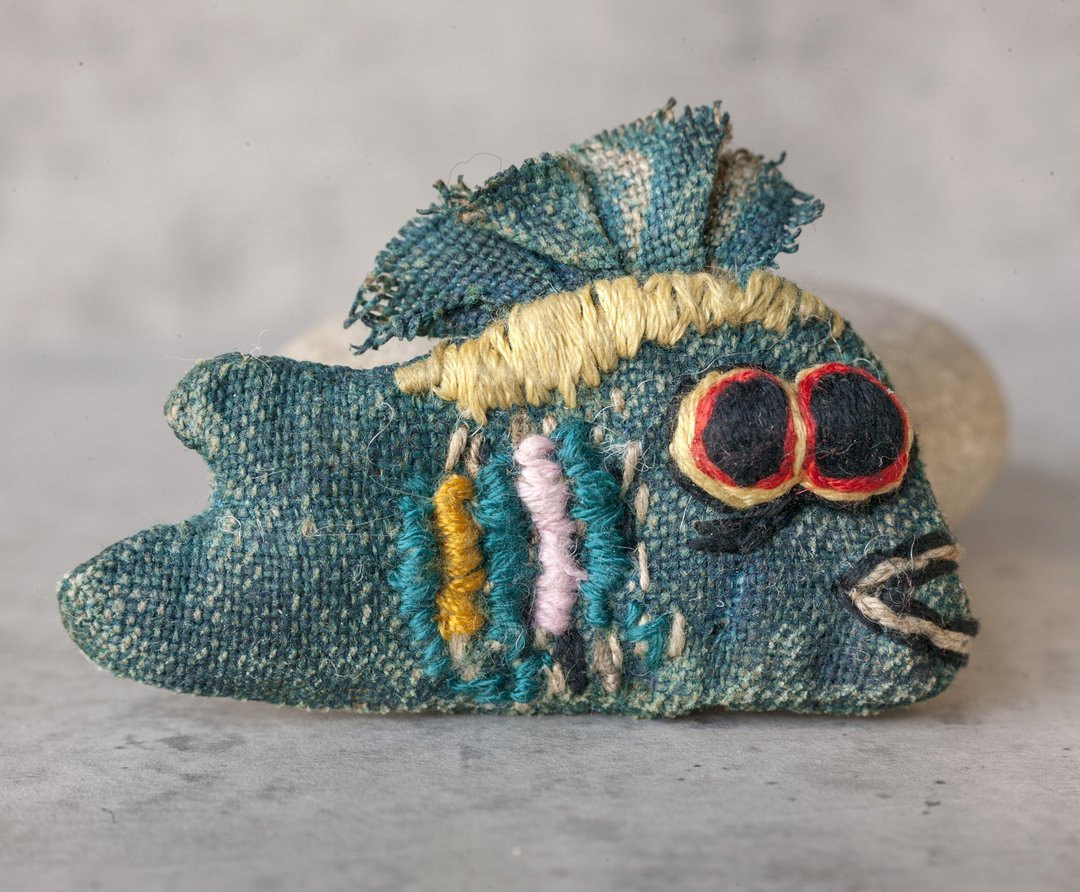 Brooch by KTZAY fishbrooch Brooch - 胸针 - 亚麻 多色