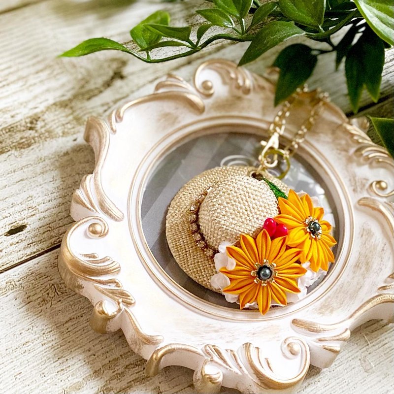 Tsumamizaiku sunflower back charm - 吊饰 - 丝．绢 橘色