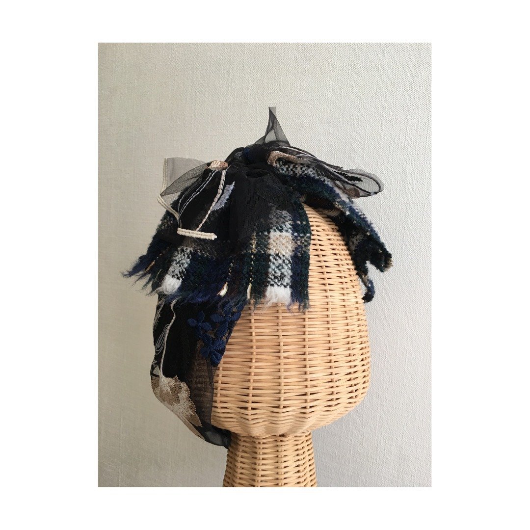 Wool flowers/Black - 发饰 - 聚酯纤维 黑色