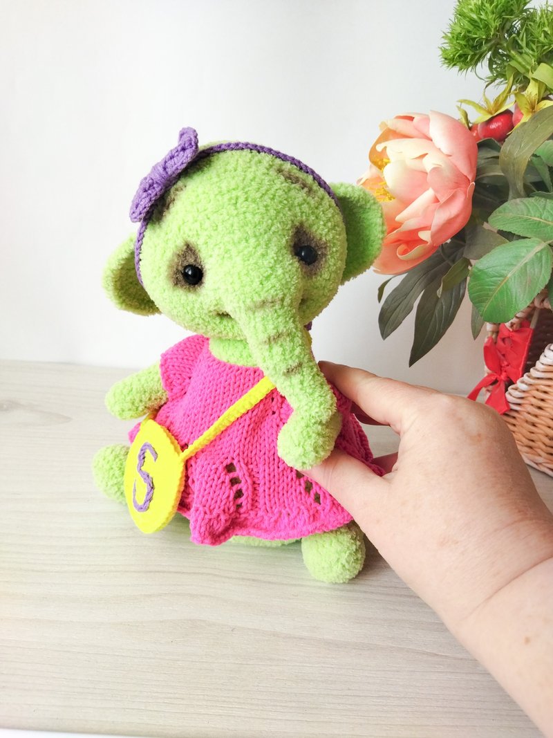 动物小象玩具。 个性化钩编大象礼品儿童软玩具 - 玩具/玩偶 - 棉．麻 多色