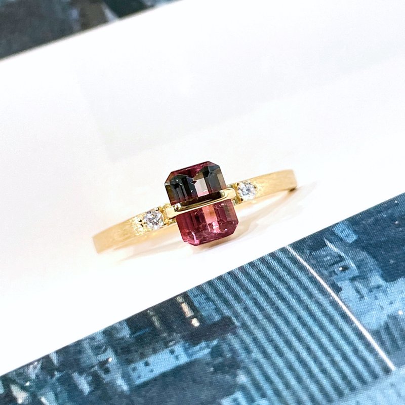 The Traverse - 天然莓果粉配雾灰 双色碧玺(0.84ct) 18k黄金钻戒 - 戒指 - 贵金属 