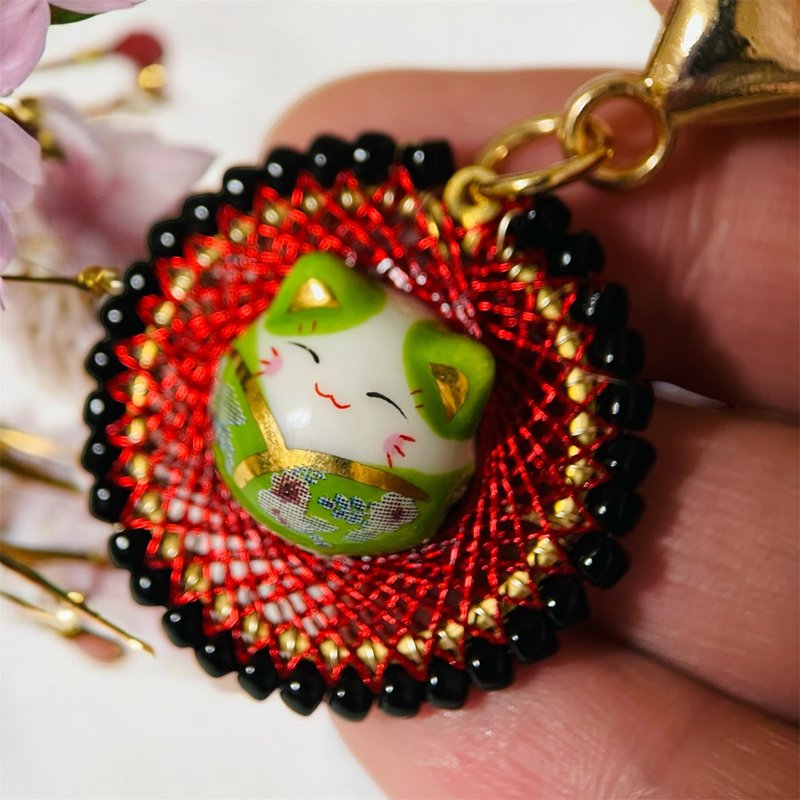 招财猫钥匙扣红色几何图案黄绿猫 - 钥匙链/钥匙包 - 绣线 红色