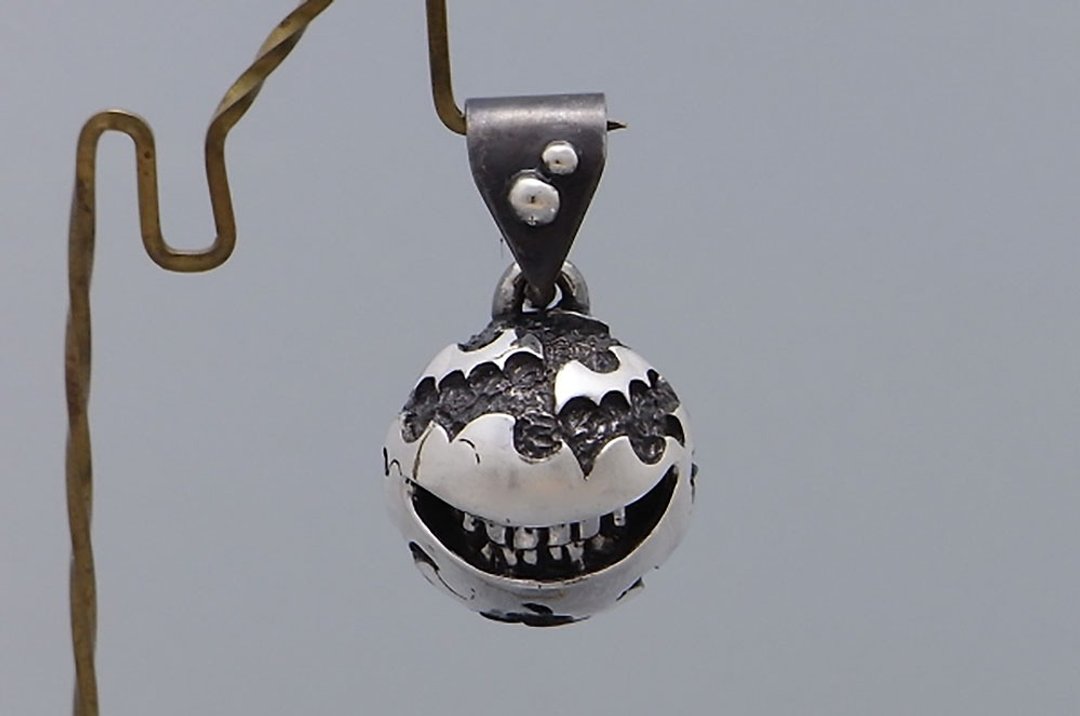 vampire smile_P1 (s_m-P.41 only pendant top without a chain 沒有銀鍊 sterling silver - 项链 - 纯银 银色