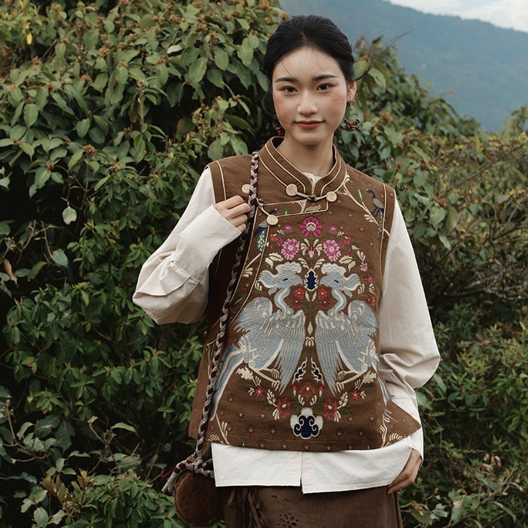 梅朵斜襟立領重工刺繡馬甲 / 老錢藏風疊穿 / 中國風顯瘦背心 - 女装背心 - 其他材质 咖啡色