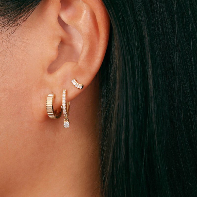 s925銀歐美風微鑲鋯石潮流耳環耳圈 易扣耳環 通勤耳環 - 耳环/耳夹 - 银 金色