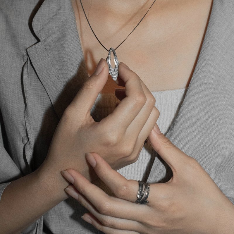 沉积 Sedimentary I 【窟】吊坠项链 - 染黑 - 项链 - 纯银 黑色