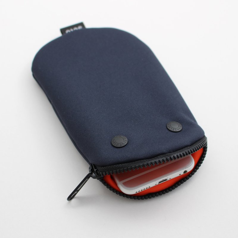 seto / creature bag / iPhone case / pencil case / Oval / Dark navy - 化妆包/杂物包 - 聚酯纤维 蓝色