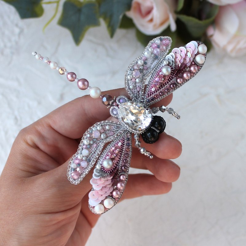 Pink Dragonfly Beaded Brooch.Embroidered Insect Brooch.Christmas Gift Wrapping - 胸针 - 水晶 粉红色