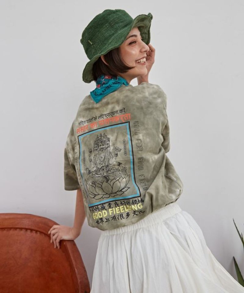 【热门预购】Aminaxgrn 嬉皮刺绣渲染WORLDPEACET恤(2色)JSU-5105 - 男装上衣/T 恤 - 棉．麻 