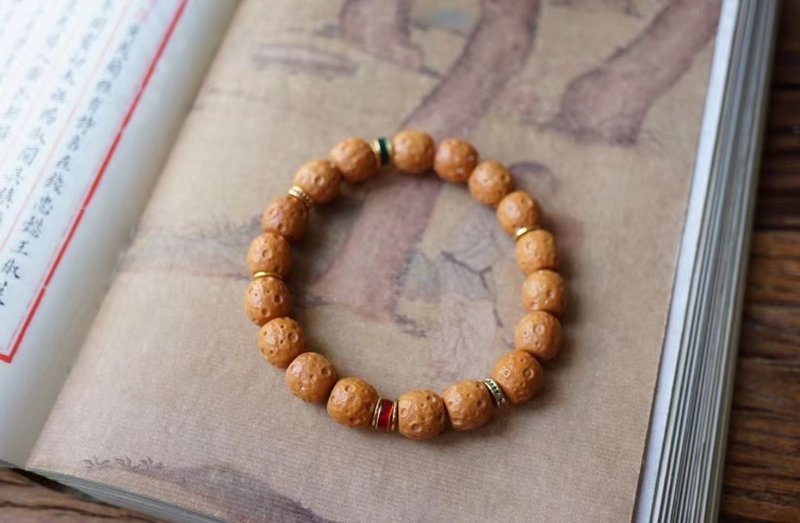 10mm天然猴头核桃陨石珠镀金配件设计单圈手串手持 - 手链/手环 - 木头 白色