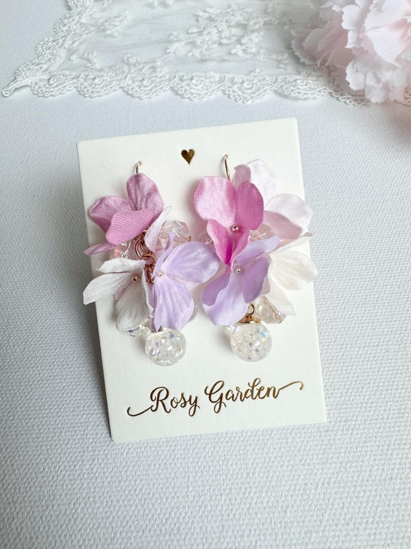 Rosy Garden 油画风绣球花水晶球耳环 花簇款 可换耳夹 - 耳环/耳夹 - 玻璃 蓝色