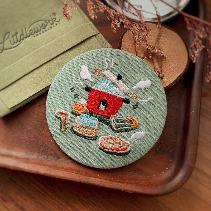 刺绣马口镜(附麂皮袋) - 台湾美食 - 彩妆刷具/镜子/梳子 - 棉．麻 多色