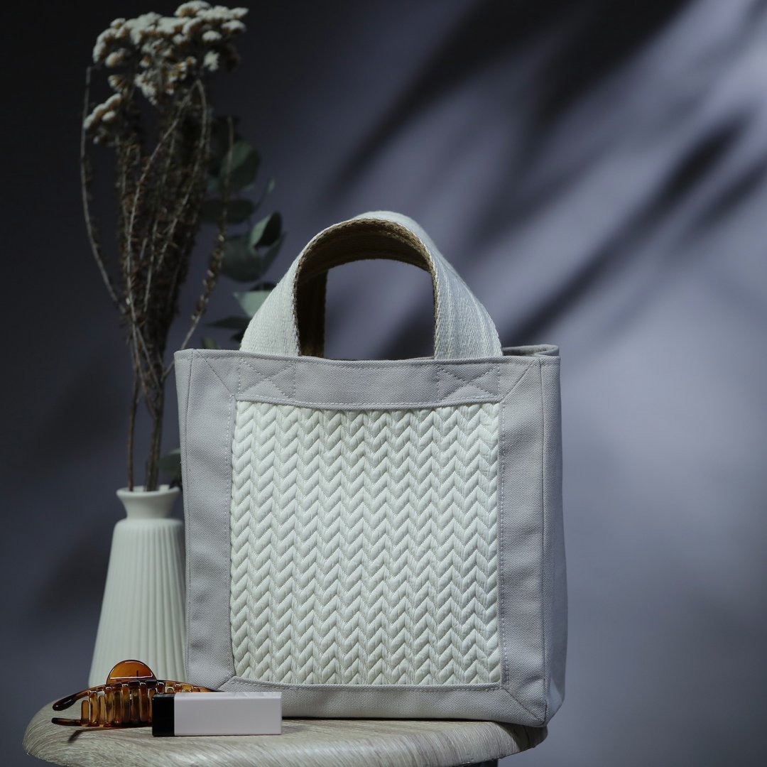 【Hand Bag 小手袋】Square Bag 方形编织袋 - 手提包/手提袋 - 棉 白色