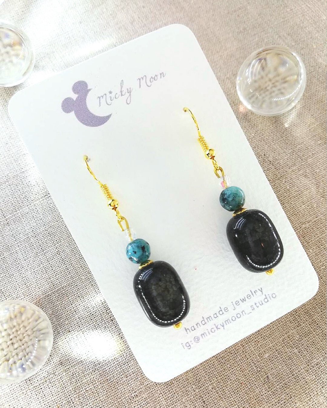 Handmade bead earring - 耳环/耳夹 - 塑料 黑色