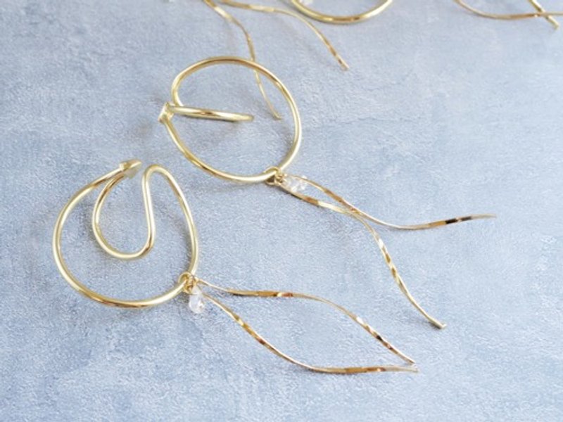 氧化锆和精致的波浪线耳夹（金）双耳耳夹。 - 耳环/耳夹 - 其他金属 