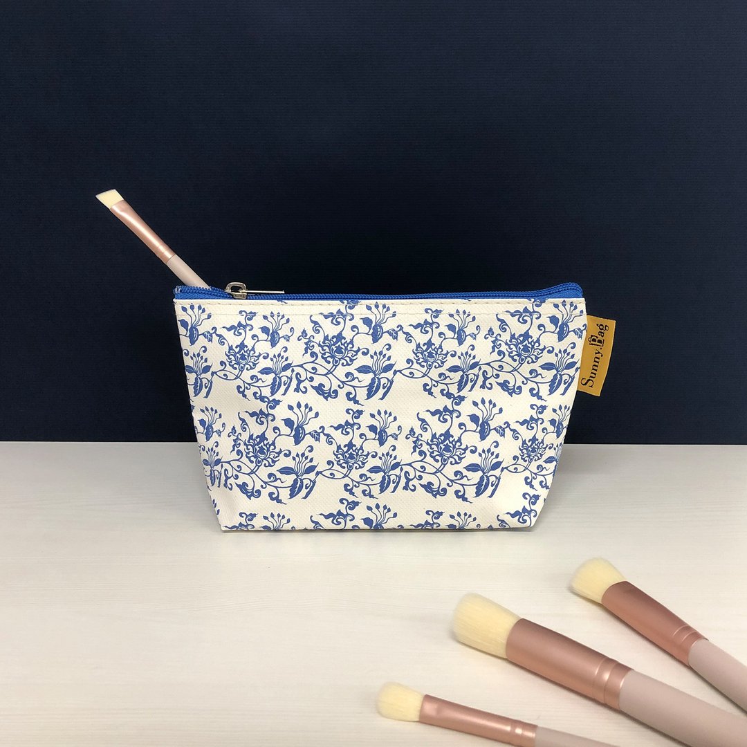 Sunny Bag-化妆包-青花番莲纹 - 化妆包/杂物包 - 其他材质 蓝色