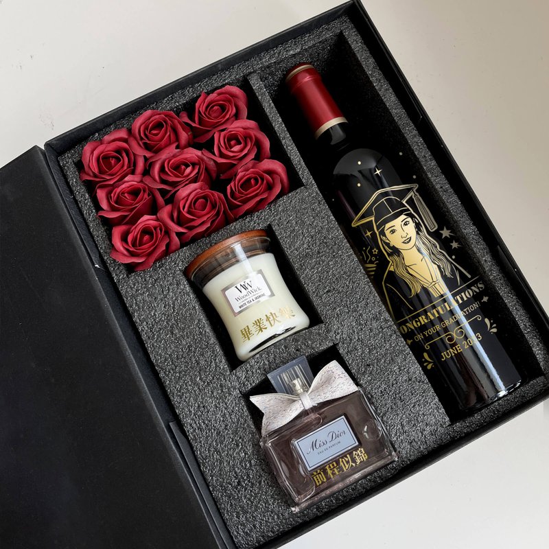 【毕业礼物】定制化红酒雕刻礼物 毕业礼物 送同学雕刻纪念品 - 酒类 - 玻璃 