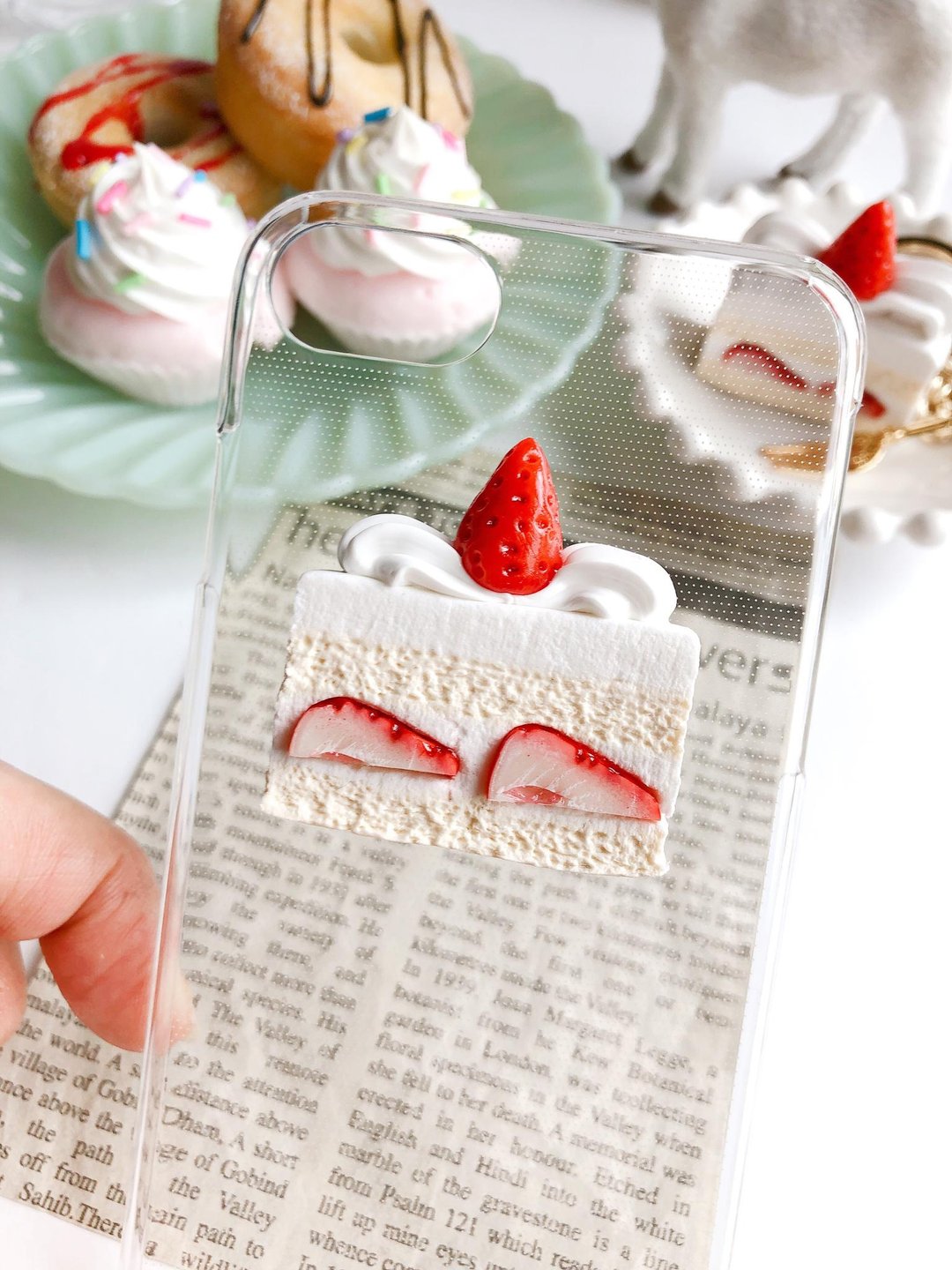 iPhone case strawberry - 手机壳/手机套 - 粘土 白色