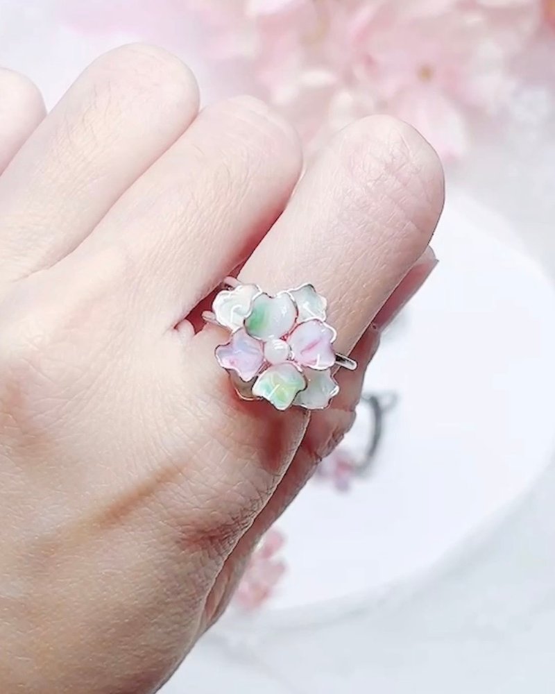 双层晕染小花 戒围可调式戒指 - 戒指 - 树脂 多色