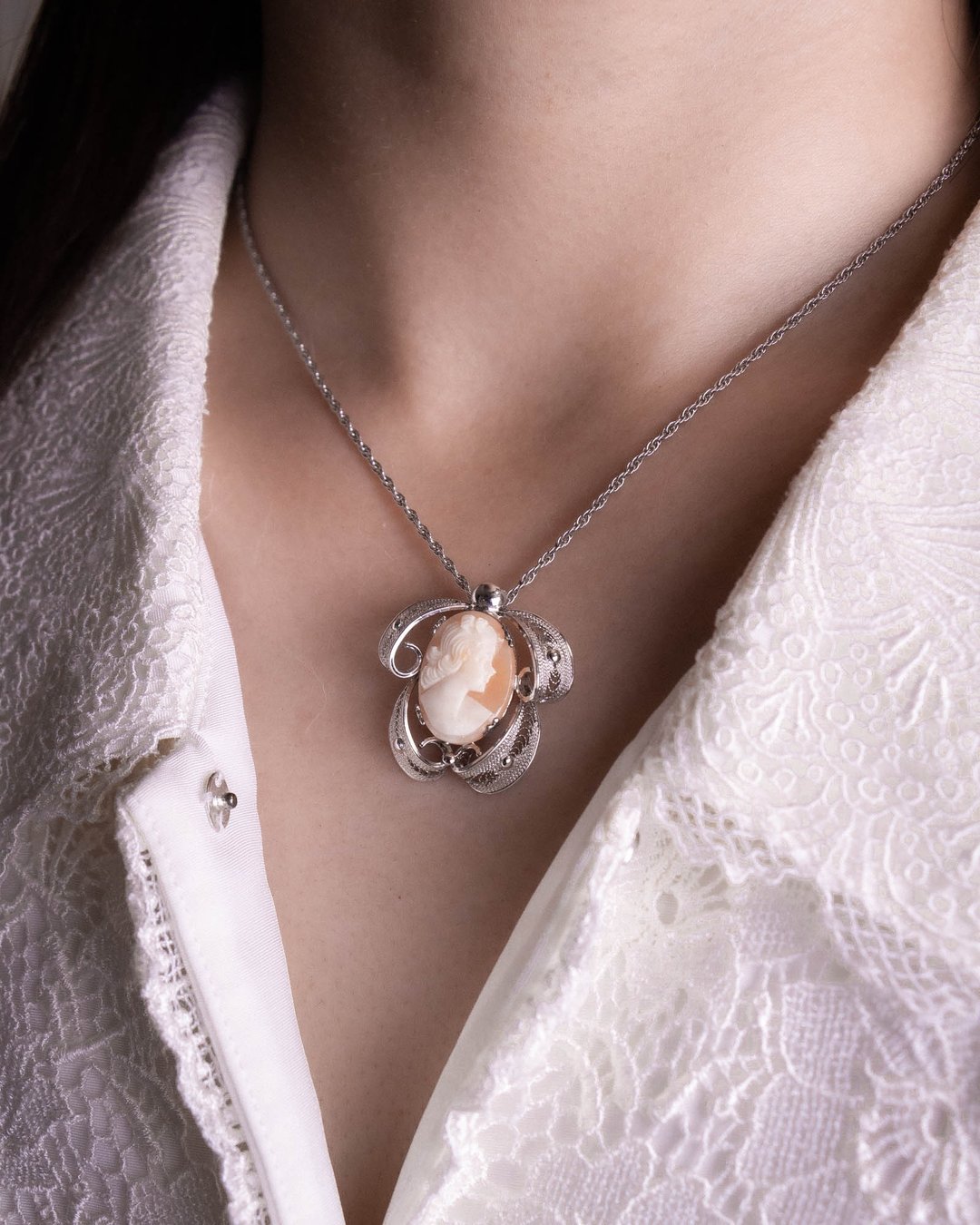 美国Sorrento品牌古董 纯银掐丝工艺 手工贝壳雕刻 Cameo 项链坠 - 锁骨链 - 纯银 银色