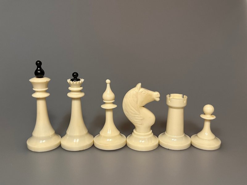 原厂俄罗斯苏联卡博莱特西洋棋套装 20 世纪 70 年代 - 桌游/玩具 - 其他材质 黑色