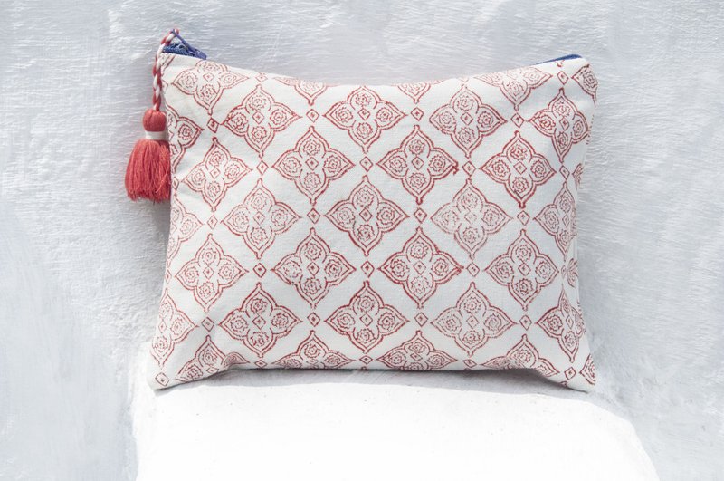 手工木刻印相机包/木刻印化妆包/手机包/杂物包/手拿包-复古窗花 - 手拿包 - 棉．麻 多色