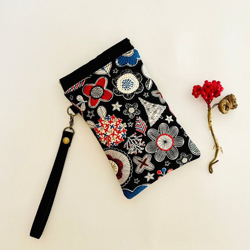 花与果实。弹口手机袋。日本设计布 - 化妆包/杂物包 - 棉．麻 多色