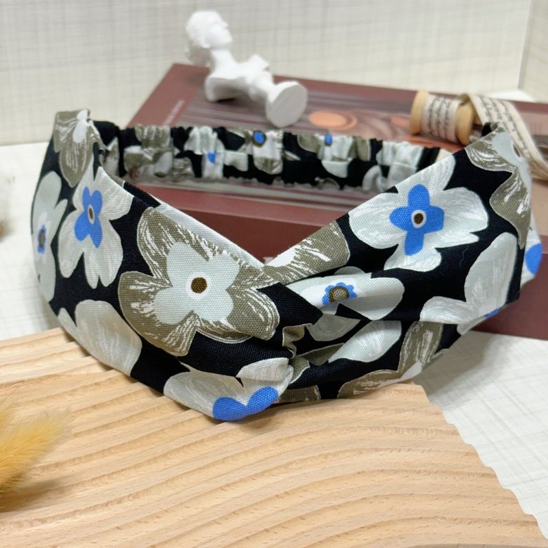 【巧妙艺手】手绘涂鸦风花花 手作交叉扭结发带 - 发带/发箍 - 棉．麻 黑色