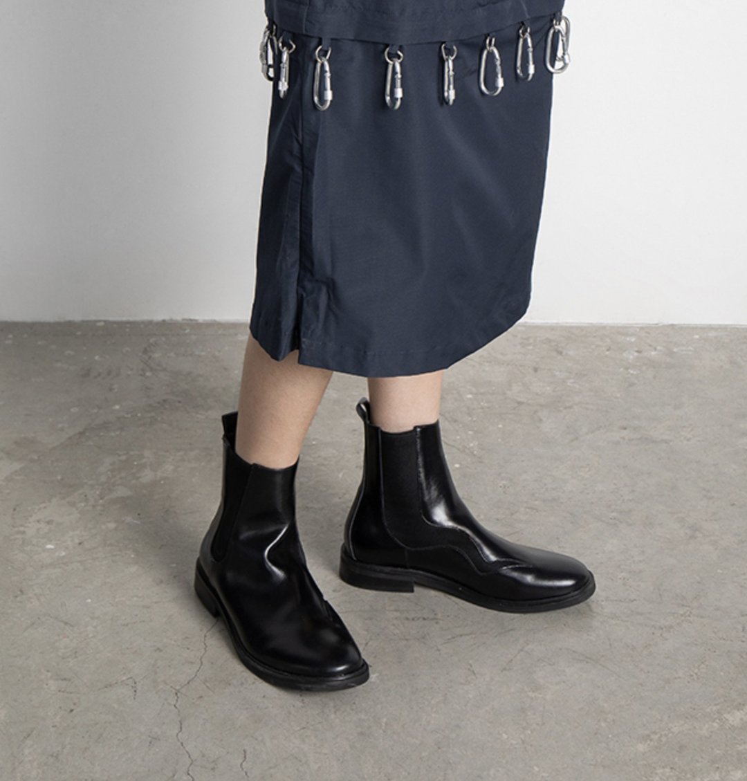 Chelsea Boots 异形橡筋 改良切尔西皮靴 牛皮油亮皮 中性穿搭 - 女款短靴 - 真皮 黑色