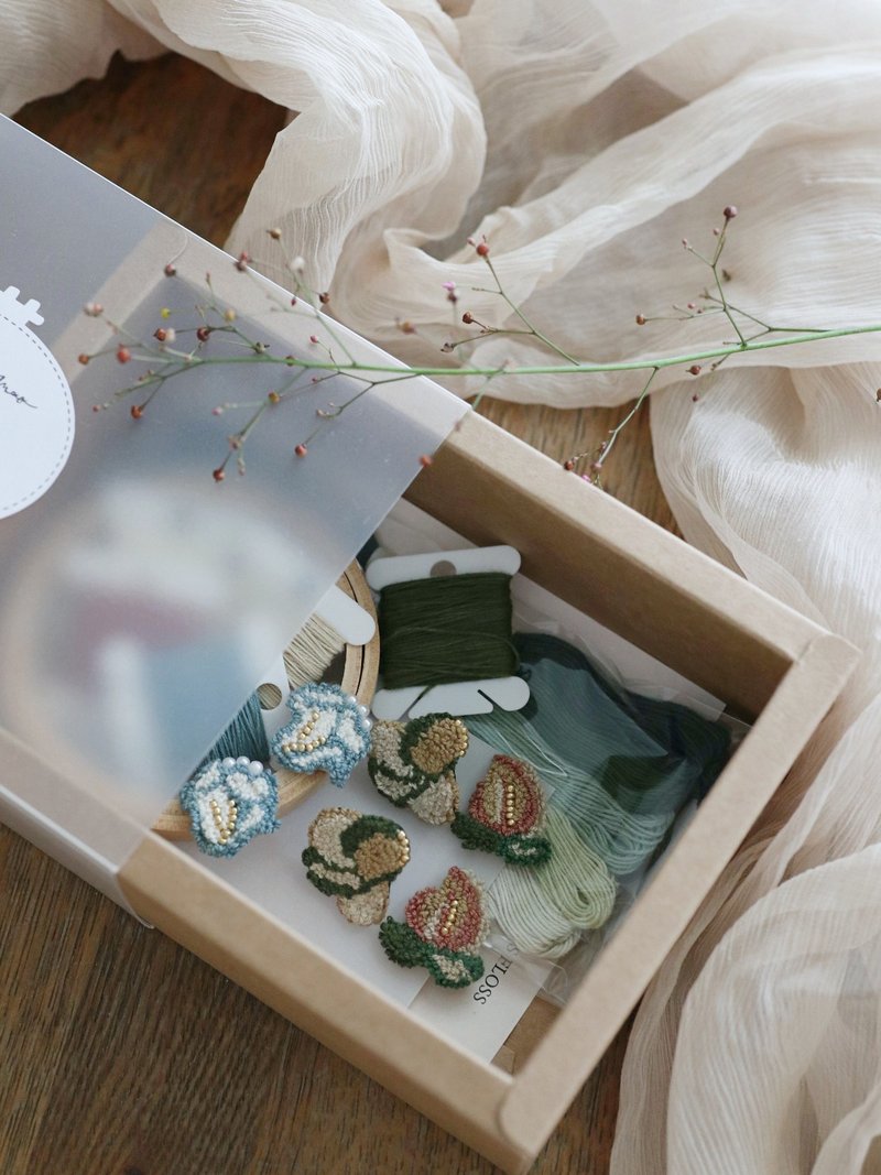 手作戳绣材料包/三款迷你植物地毯戳绣饰品**影音课程DIY礼盒 - 编织/刺绣/羊毛毡/裁缝 - 绣线 多色