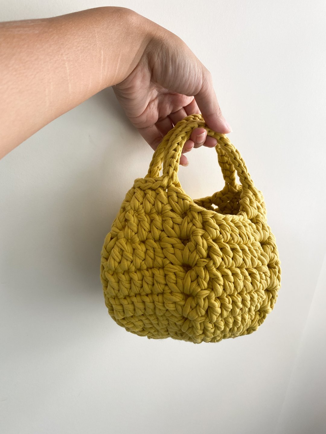 编织迷你包, 编织手提包,  crochet mini bag, beige crochet bag - 手提包/手提袋 - 棉 黄色