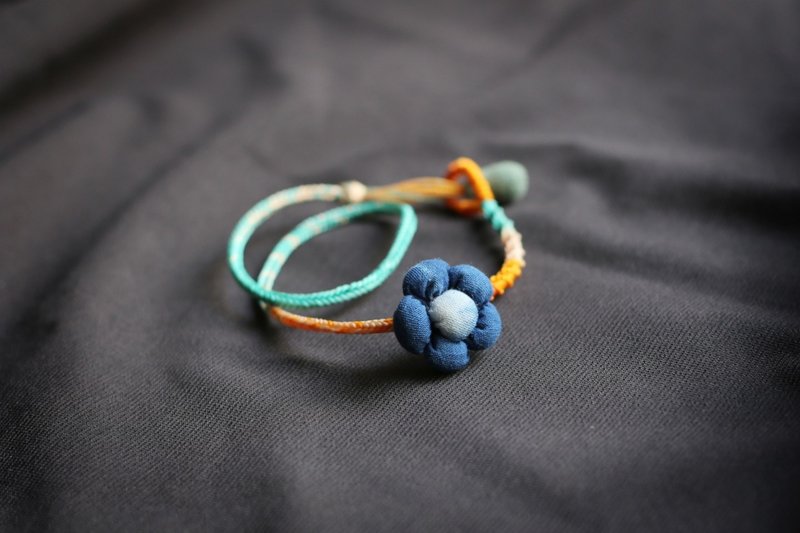春秋全手工编绳 布艺 | 腕上生花 敦煌  | 植物蓝染 双圈手绳 - 手链/手环 - 棉．麻 多色