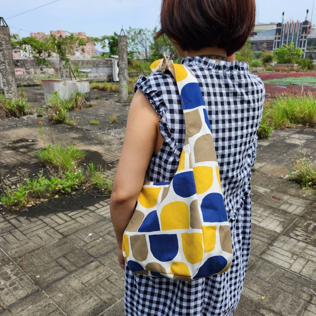 【 纯手作】夏日流浪包 Hobo bag 单掮包 - 侧背包/斜挎包 - 棉．麻 蓝色