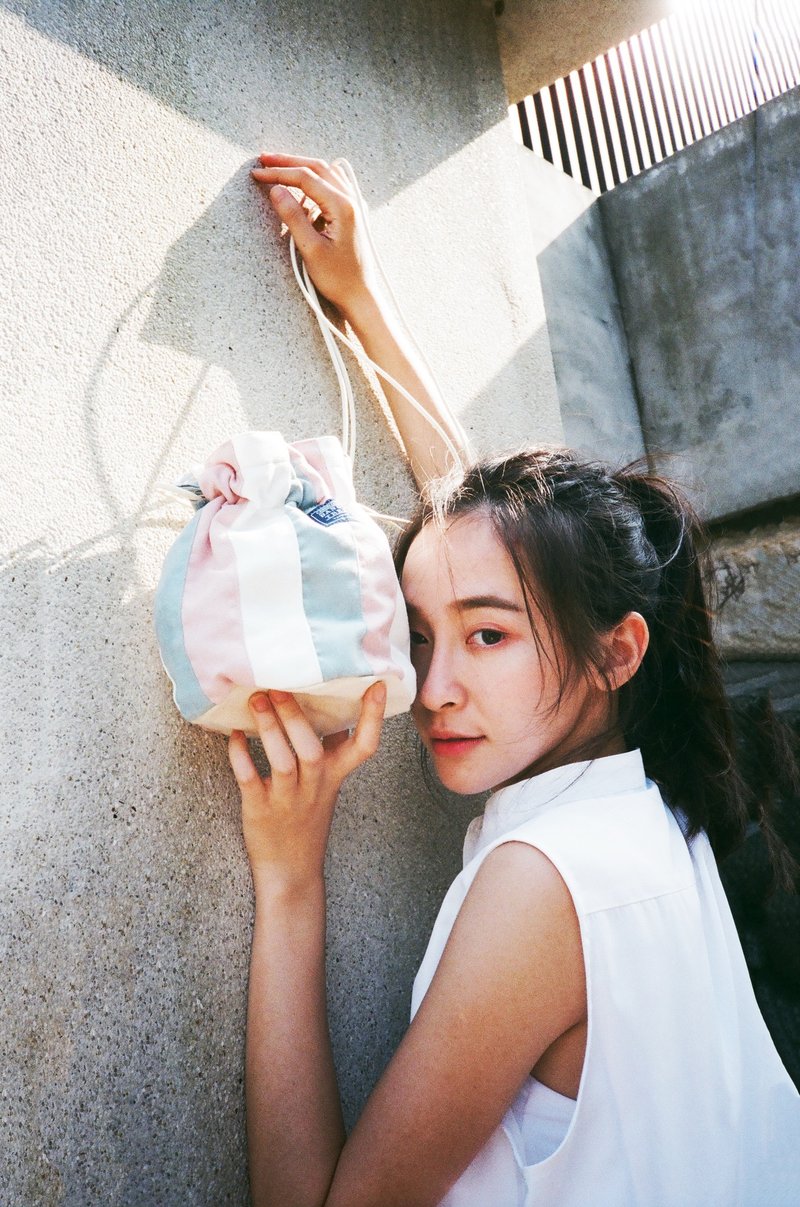 侧背水桶包 _ 粉嫩色系 - 侧背包/斜挎包 - 棉．麻 粉红色