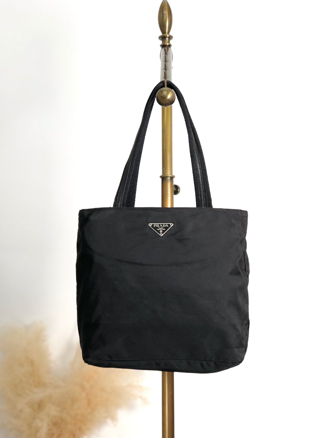 【 VintageShop solo 日本直送中古包专卖店 】PRADA 经典托特包 黑色 三角标志 尼龙 vintage 古董 f4iv53 - 手提包/手提袋 - 尼龙 黑色
