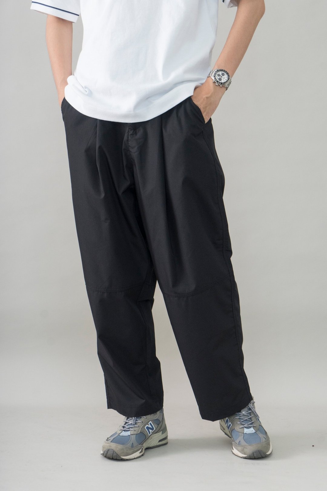 PANTS 夏日輕薄休閒褲 日系單摺寬鬆黑色工作長褲 舒適透氣面料 - 男士长裤 - 聚酯纤维 黑色