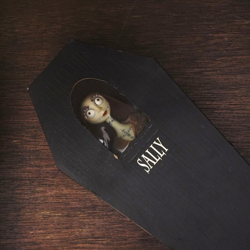 圣诞夜惊魂 人偶棺材 莎莉  N-002 旧物 收藏 老玩具 摆饰 - 摆饰 - 棉．麻 多色