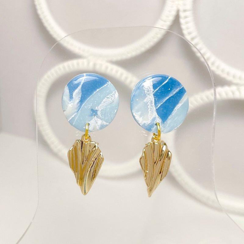 蓝色大理石 针式耳环配金色箭头坠饰 冬日系列 - 耳环/耳夹 - 其他材质 蓝色