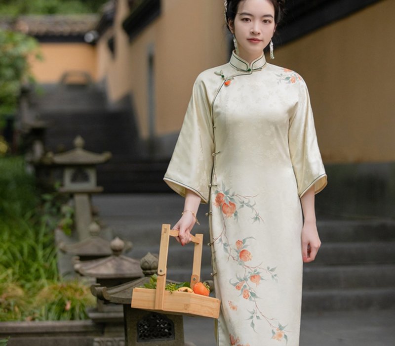 石榴招财蟹 新中式復古  倒大袖印花旗袍 - 旗袍 - 其他材质 黄色