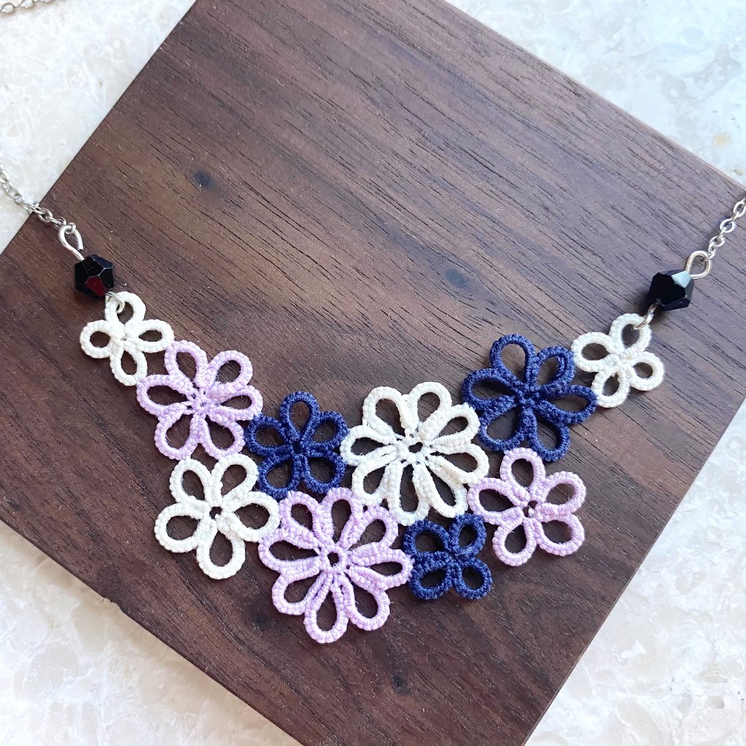 梭织紫蓝色精致颈链 Tatting Necklace 项链 颈链 颈链 梭织 礼物 - 项链 - 绣线 紫色